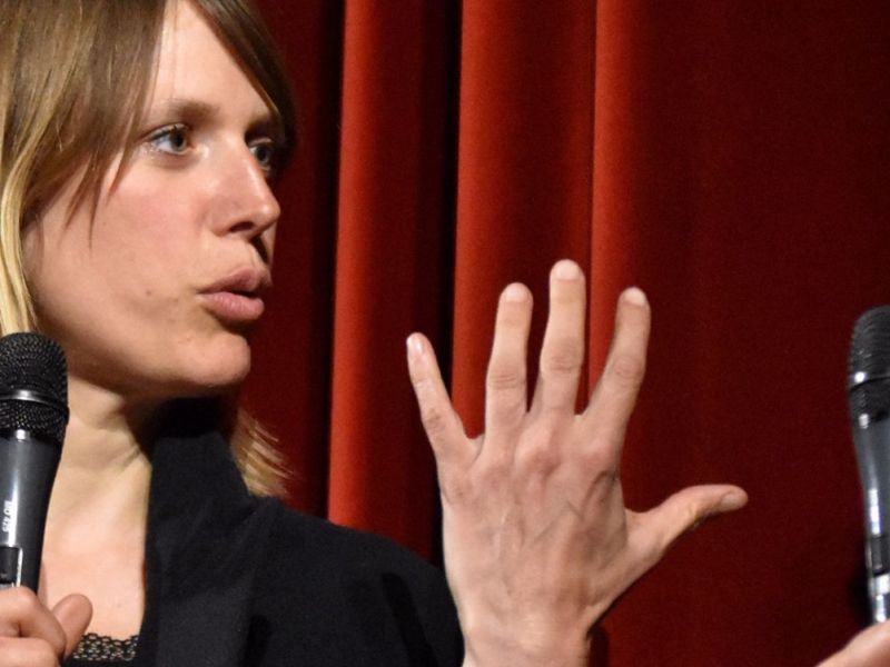 Dorothee Pfistner von Neue Medien übersetzt.