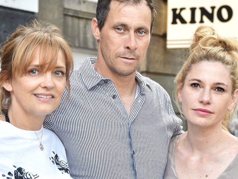 Laura Tonke, Marc Hosemann und Laura Lackmann bei der Premiere von Zwei im falschen Film
