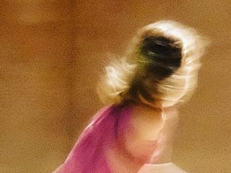 Dancing to the sound of the churchbells of Salon-de-Provence.