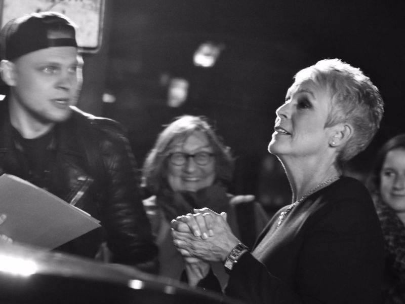 US actress Jamie Lee Curtis encountering fans.