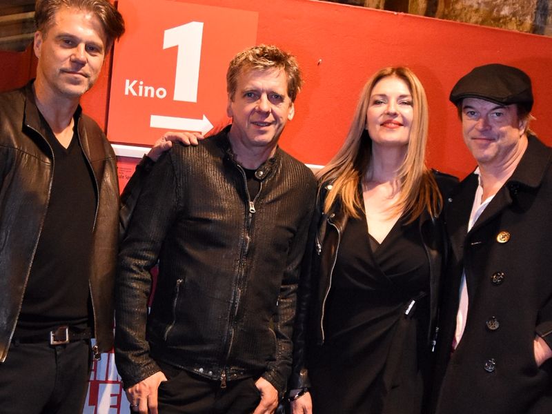Campino und Andy von den Toten Hosen mit Regisseurin Cordula Kablitz. Weil du nur einmal lebst.