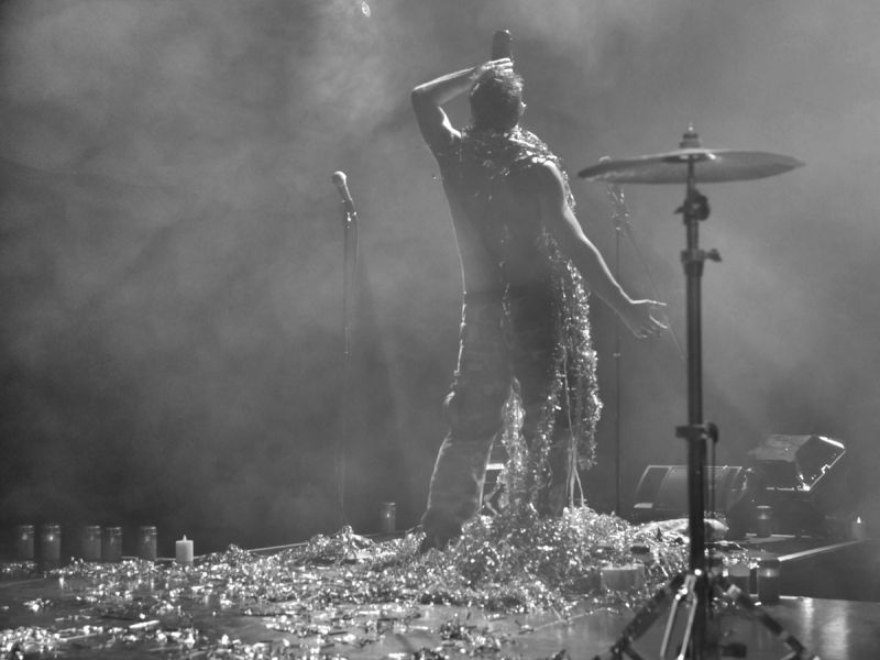 JEDERMANN RELOADED. Elektrohand Gottes. On stage.