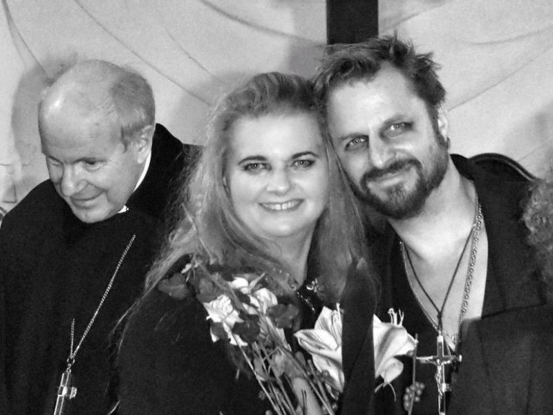 Life Ball. Jedermann reloaded. Sunnyi Melles, Ulrike Beimpold, Philipp Hochmair und Konstanze Breitebner mit Kardinal in der Sakristei des Stephansdoms Wien.