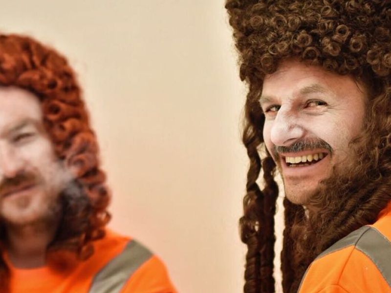 Arvild Baud und Philipp Hochmair in einer Probenpause zu Schilli Vanilli